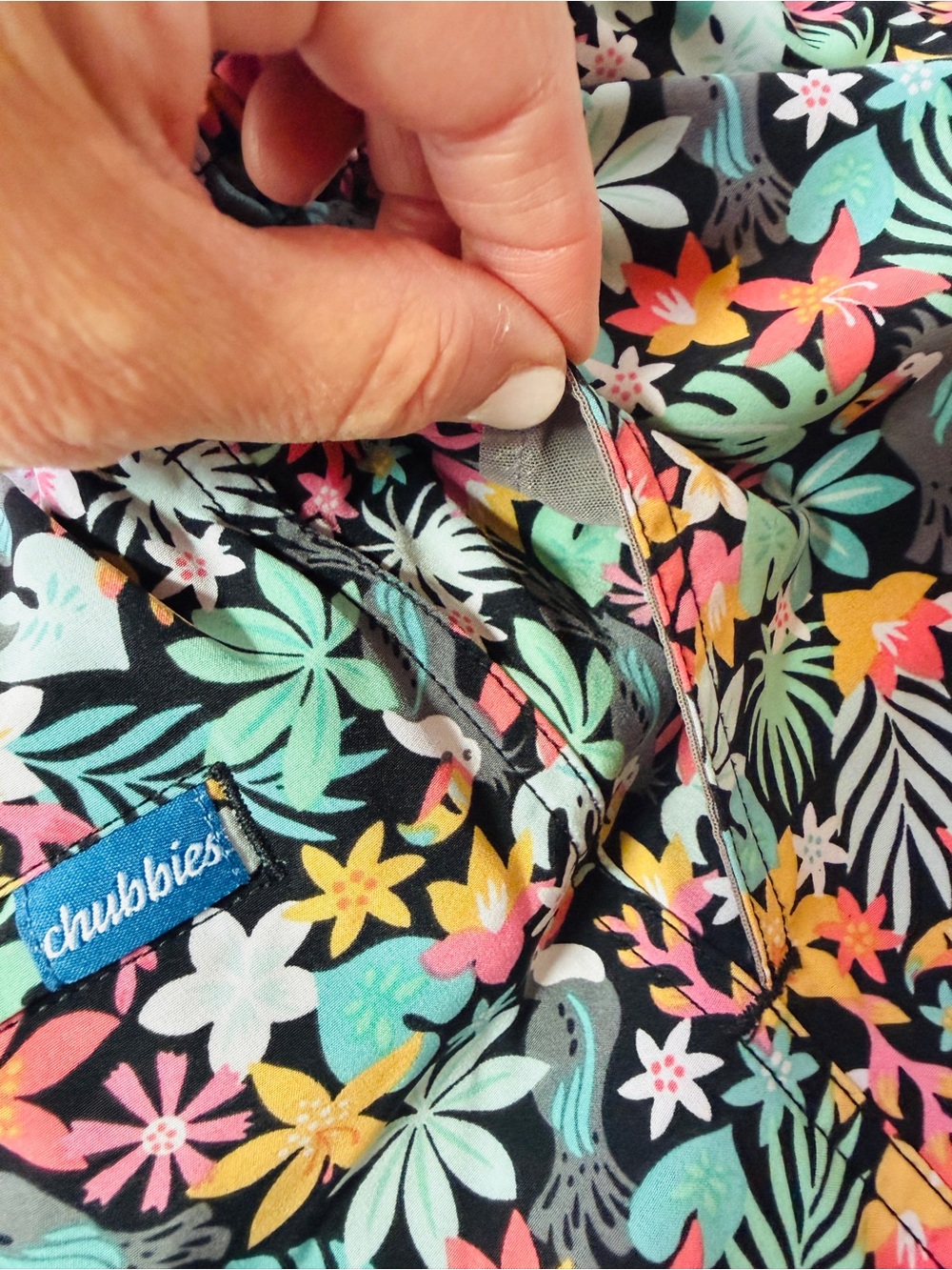 Chubbies 5.5” Inseam Tropical Floral Swim Trunks - size Large - Picture 7 of 11